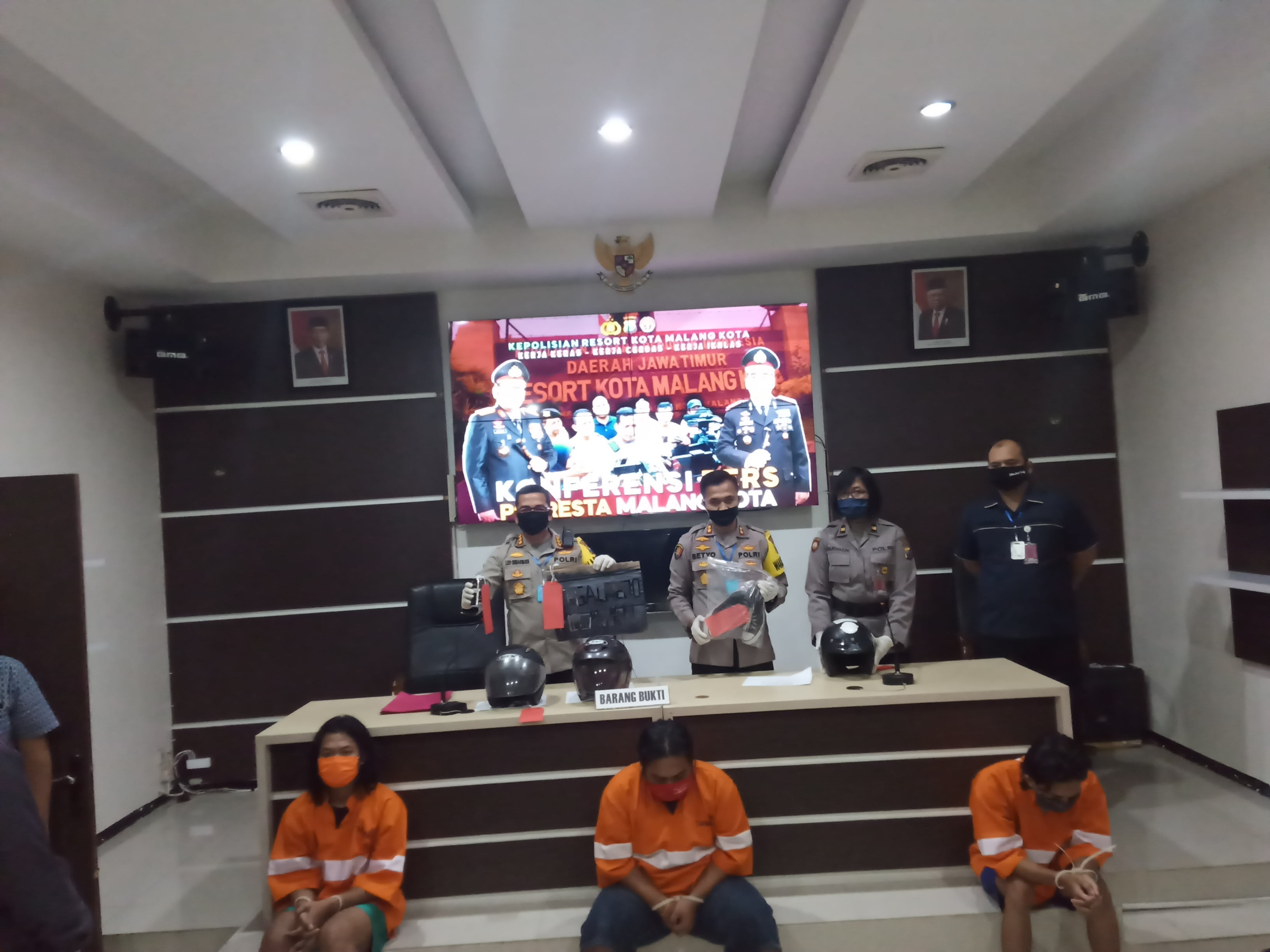 Rilis kasus vandalisme di Mapolresta Malang Kota (Foto: Lalu Theo/Ngopibareng.id)