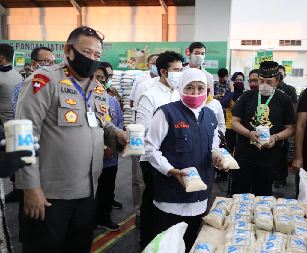 Gubernur Jawa Timur Khofifah Indar Parawansa dalam salah satu acara Pemprov Jatim. (Foto: Humas Pemprov Jatim)