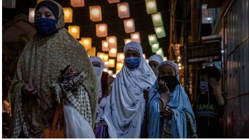 Aceh bolehkan warganya Tarawih di musala dan masjid dengan menerapkan protokol kesehatan. (Ilustrasi: BBC)