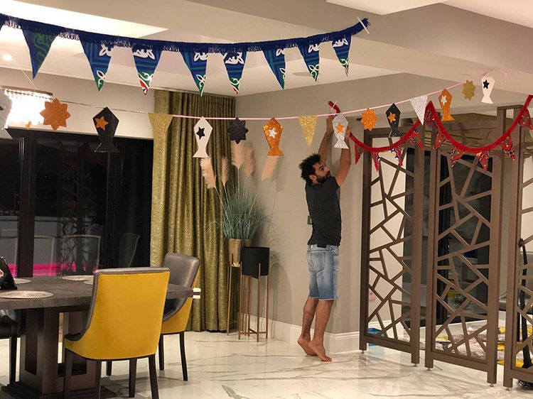 Mohamed Salah Mendekorasi Rumahnya sambut Ramadan. (Foto: Instagram/@mosalah)