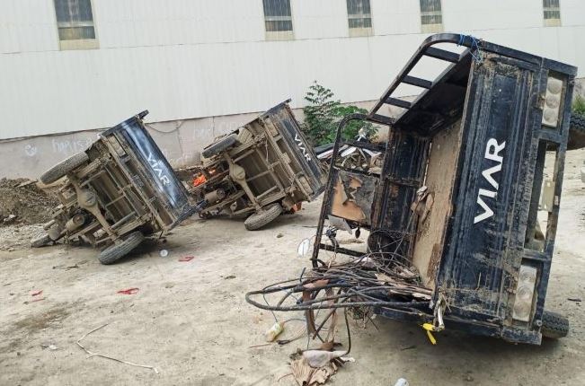 Fasilitas perusahaan tambang PT. Indonesia Weda Bay Industrial Park (IWIP), Maluku Utara, yang dirusak oknum buruh saat menggelar aksi May Day, 1 Mei 2020. (Foto: Harianhalmahera.com)