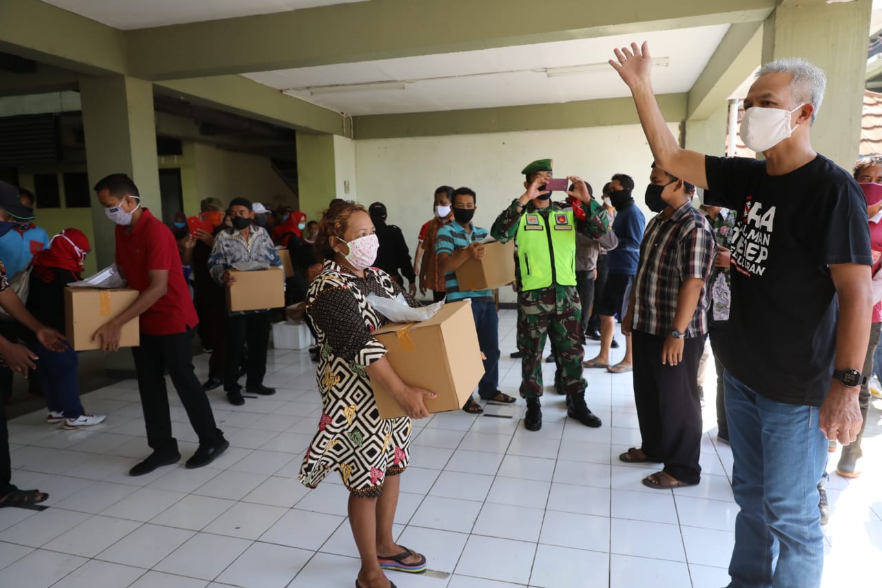 Gubernur Jawa Tengah Ganjar Pranowo saat berada di rusunawa Gedanganak Semarang. (Foto: Ist/Ngopibareng.id)