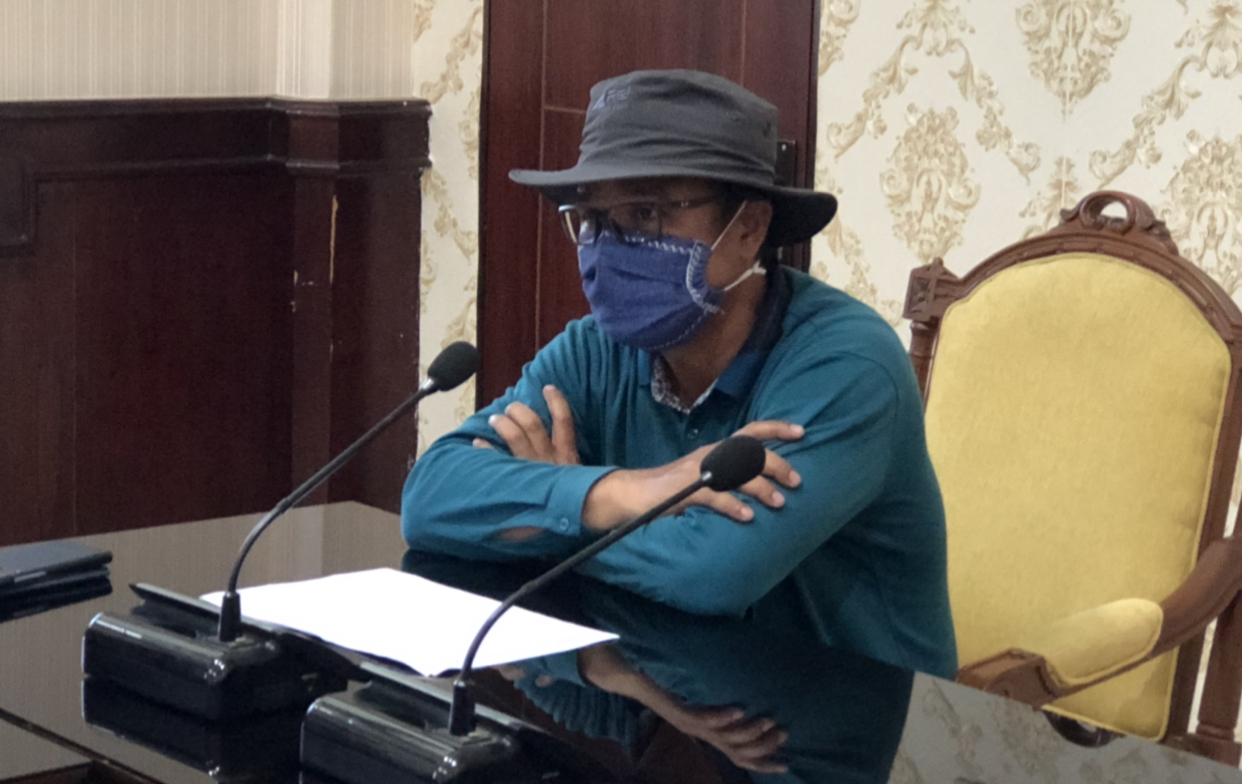 Koordinator Protokol Komunikasi, Gugus Tugas Percepatan Penanganan Covid-19 Surabaya, M. Fikser saat memberikan keterangan (Andhi Dwi/Ngopibareng.id)