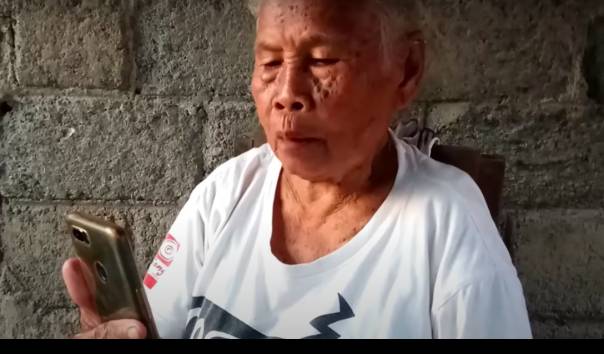 Mbah Minto, dalam adegan talent di Youtube. (Foto: Potongan Video Youtube Ucup Klaten)