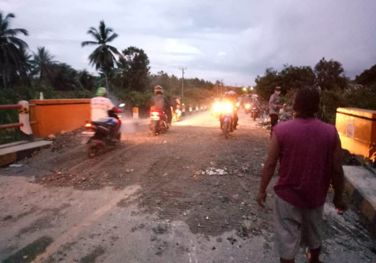 Kementerian PUPR perbaiki Jembatan Samalera yang rusak tergerus air hujan dengan intensitas tinggi. (Foto:Istimewa)