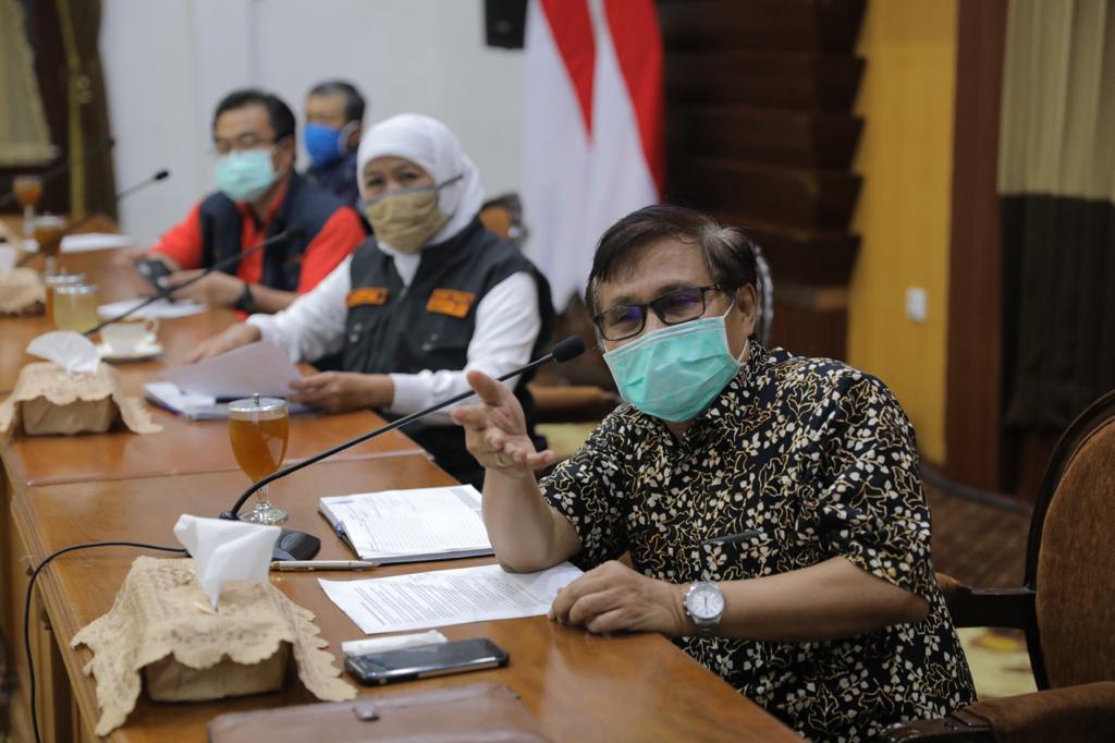 Ketua Tim Advokasi PSBB dan Survilans Covid-19 dari Fakultas Kesehatan Masyarakat (FKM) Universitas Airlangga, dr. Windhu Purnomo. (Foto: Humpro Jatimprov)