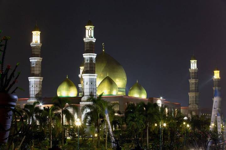 Masjid Kubah Emas di Depok, Jawa Barat. (Foto: Istimewa)