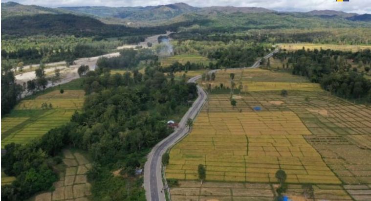 Kementerian perpanjang jalan dan menambah jembatan di Jalan Sabuk Merah NTT. (Kementerian PUPR)