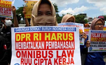 Demo annti RUU Cipta Kerja. (Foto:Detik)