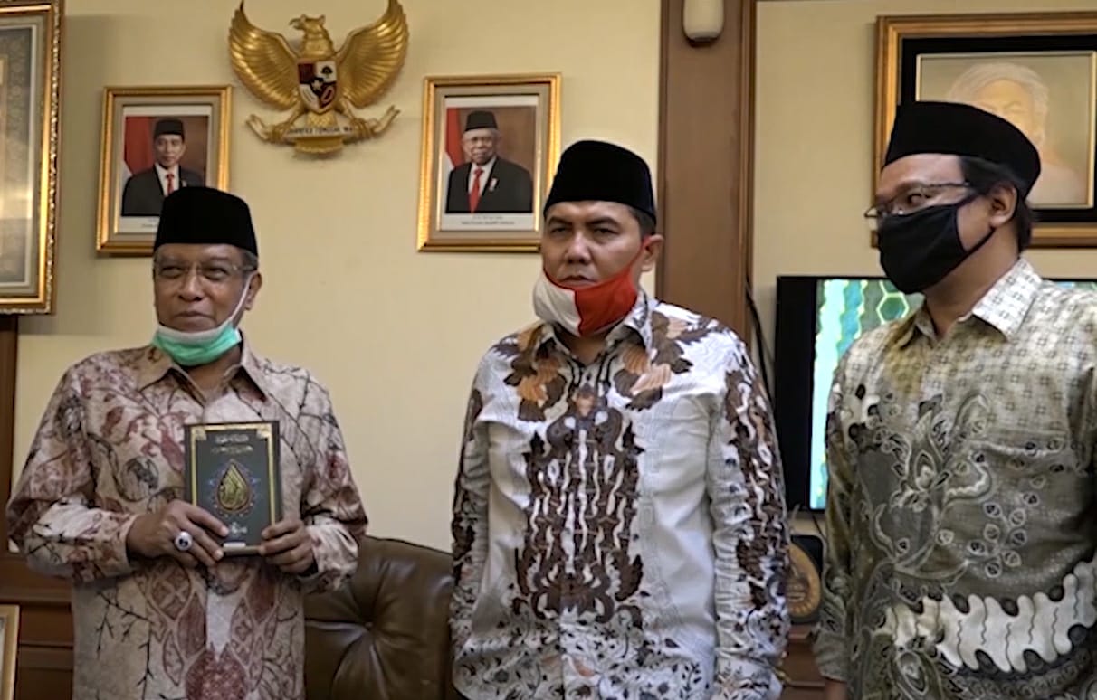 Ketua Umum PBNU KH Said Agil Siraj meluncurkan Mushaf Ar-Risalah. (Foto: Istimewa)