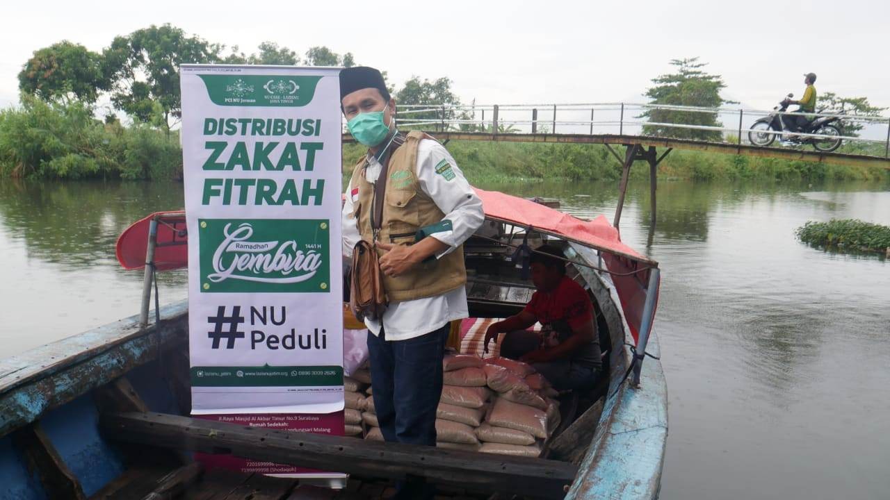 Tim NU Care-LazisNU Jawa Timur di kawasan pesisir. (Foto: Istimewa)