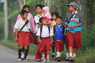 Ilustrasi anak-anak kembali bersekolah. (Foto: Google)