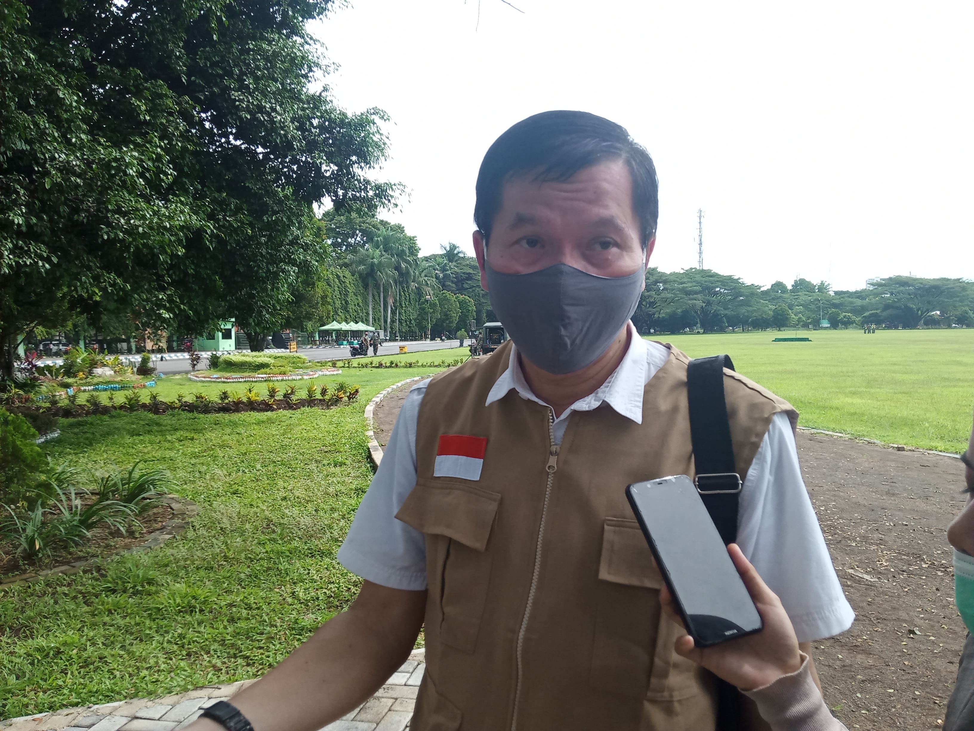 Jubir Satgas Covid-19 Pemkot Malang, Husnul Mu'arif, saat ditemui di Lapangan Rampal, Kota Malang, Jawa Timur. (Foto: Lalu Theo/Ngopibareng.id)