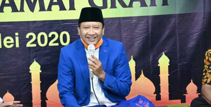 Bupati Pasuruan memberikan klarisikasi terkait foto pertemuan banyak orang di tengah wabah corona. (Foto: Dok Humas)