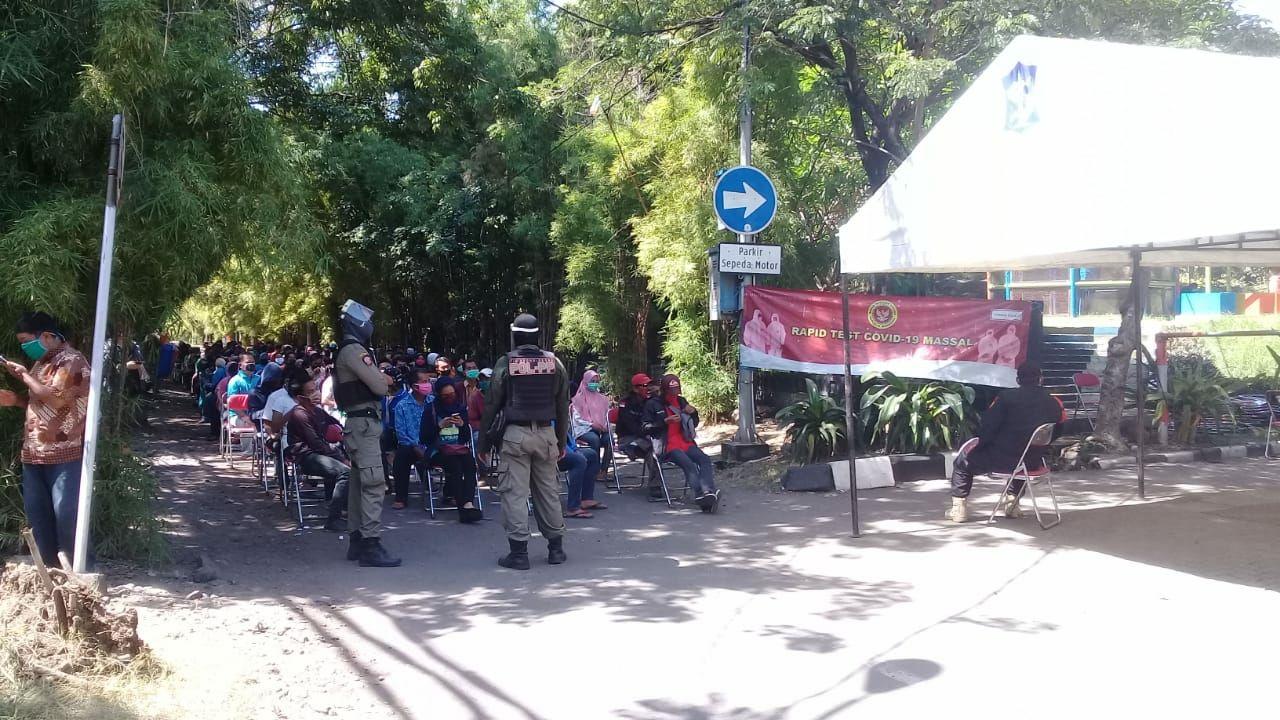 Rapid tes massal di Teminal Keputih, Surabaya. (Ni'am Kurniawan/Ngopibareng.id)