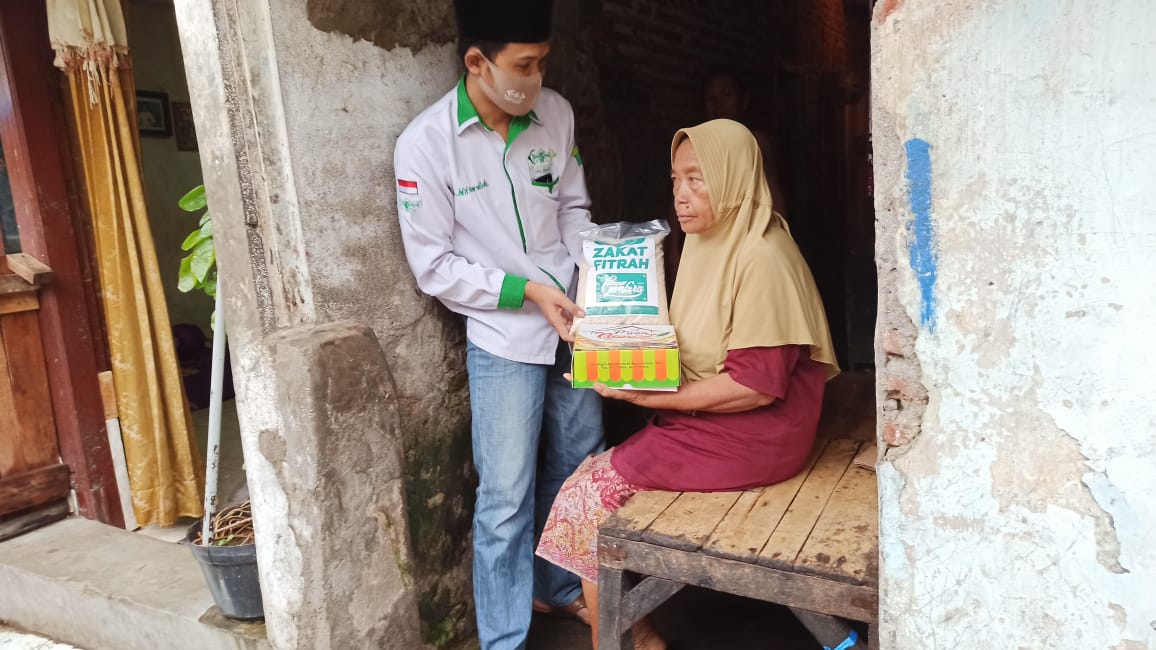 Aksi sosial Ketua LazisNU Jatim Afif Amrullah. (Foto: istimewa)