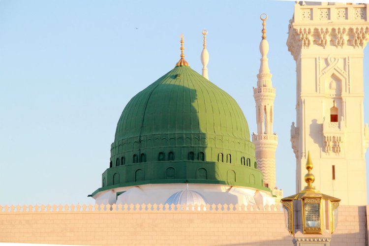 Kubah hijau Masjid Nabawi, di bawahnya terdapat Makam Nabi Muhammad SAW. (Foto: Istimewa)