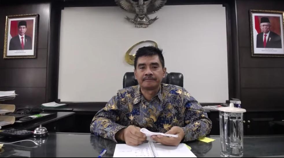 Dirut PDAM Sembada Surabaya klarifikasi lewat Youtube. (Foto: Tangkapan Layar Video Youtube)