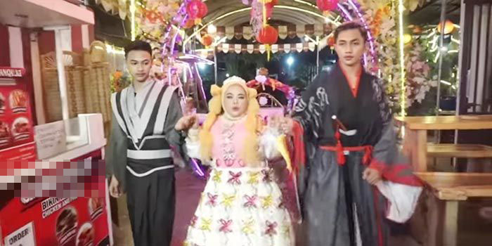 Selebgram Rahmawati Kekeyi merilis video musik Keke Bukan Boneka di YouTube. (Foto: YouTube)