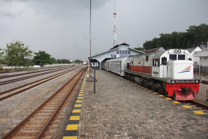 Ilustrasi stasiun kereta api Daop 8 Surabaya. (Foto: Istimewa) 