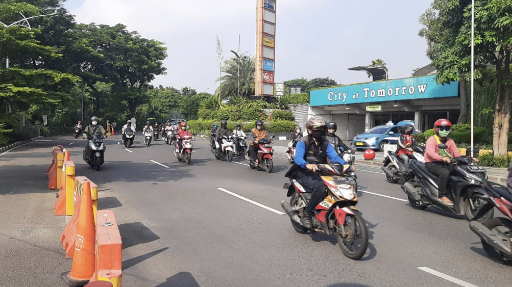 Tak adanya pengecekan di check point Bundaran Waru.  (Foto: Andhika Dwi/Ngopibareng.id)