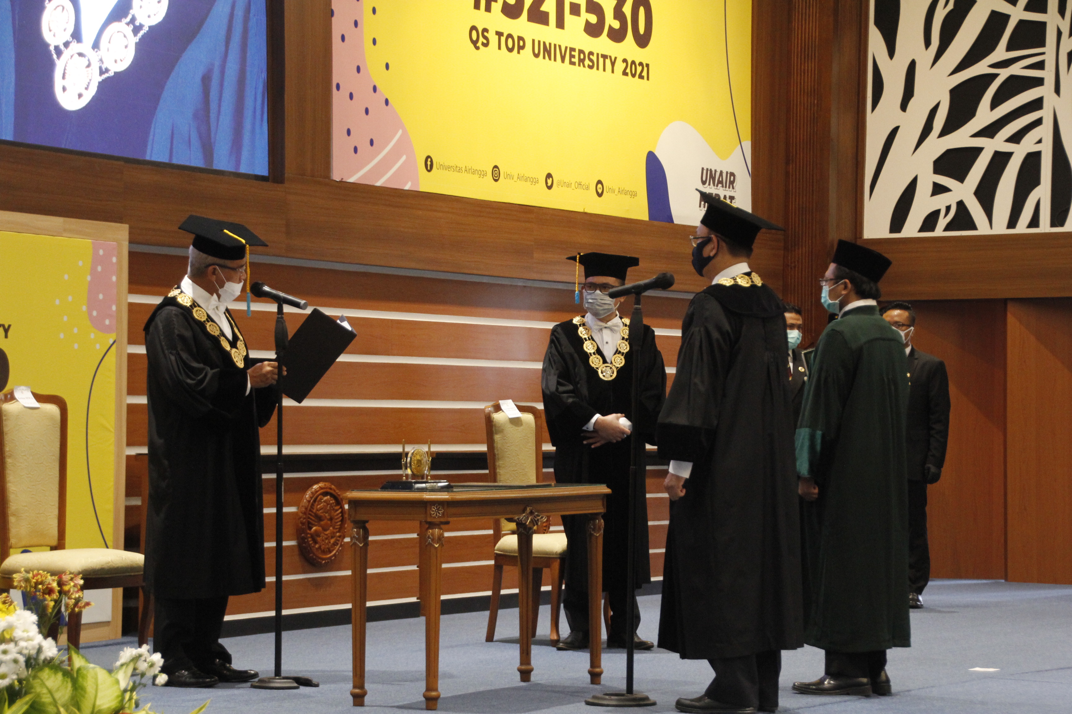 Prosesi pelantikan Prof Mohammad Nasih sebagai Rektor Universitas Airlangga di Gedung Rektorat Unair, Surabaya, Selasa 16 Juni 2020. (Foto: Fariz Yarbo/Ngopibareng.id)