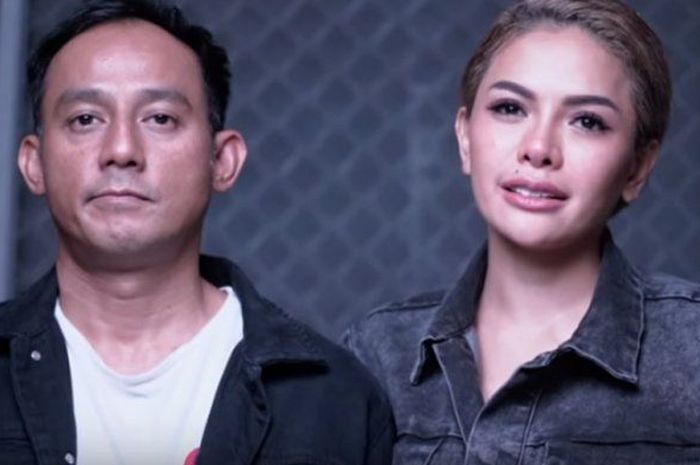 Nikita Mirzani saat mesra dengan suami sirinya, Dipo Latief. (Foto: Instagram)