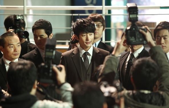 Salah satu adegan film Confession of Murder. (Foto: YouTube)