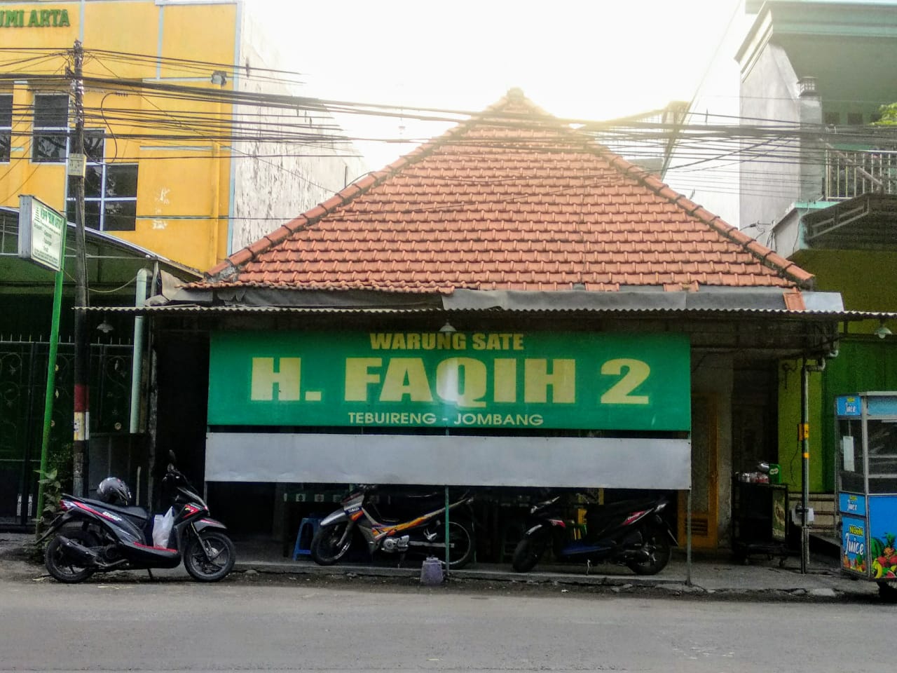 Warung sate H.Faqih 2 di Tebuireng, sate paling diminati yang legendaris (Foto: M.Rizqi/Ngopibareng.id)