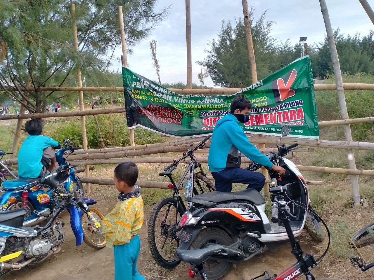 Meski sudah berstatus zona kuning, tempat-tempat wisata di Probolinggo masih ditutup seperti, Pantai Permata. (foto: Ikhsan Mahmudi/ngopibareng.id)