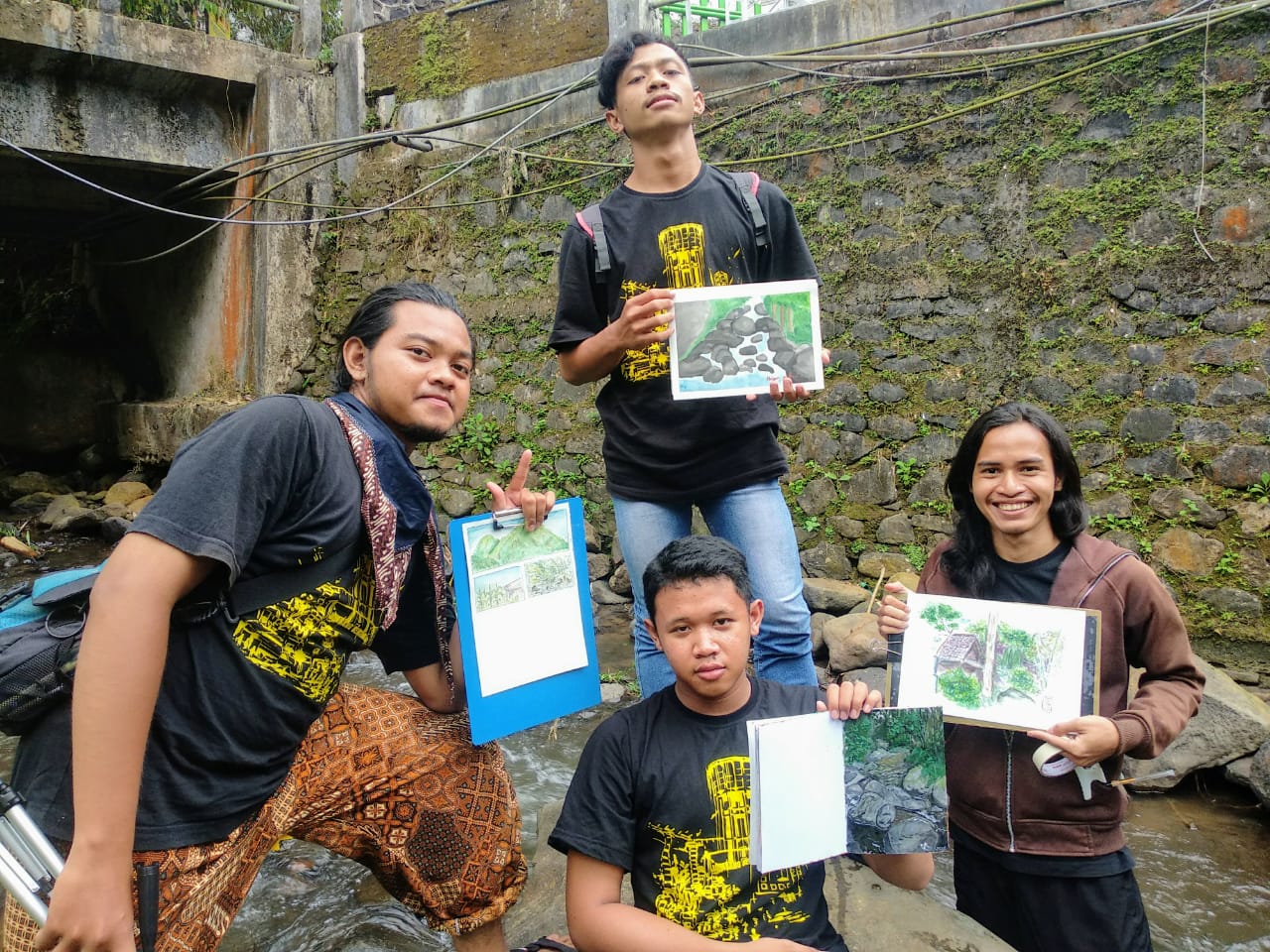 Hasil lukisan watercolor karya Kosajo saat hunting di Wonosalam (Foto: M.Rizqi/Ngopibareng.id)