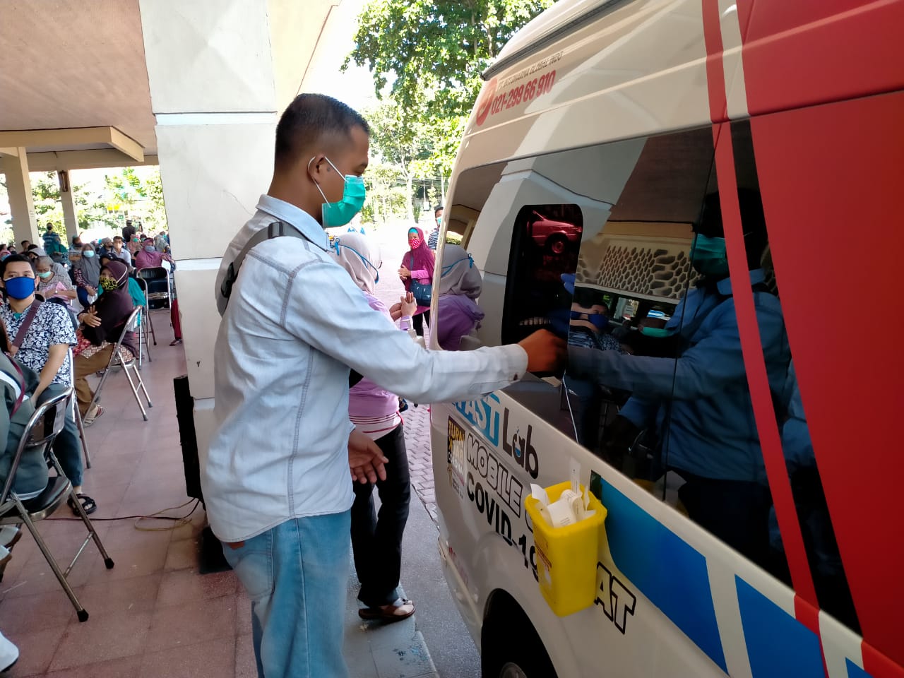 Mobil swab bantuan BNPB untuk Pemkot Surabaya. (Foto:istimewa)