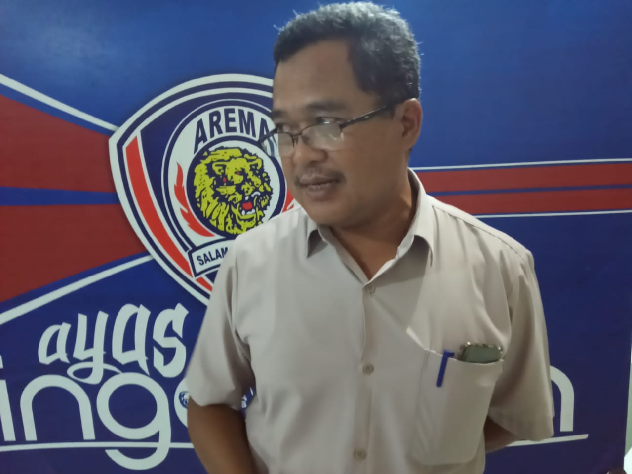 Ketua Panpel Arema FC, Abdul Harris saat berada di Stadion Kanjuruhan, Malang. (Foto: Lalu Theo/Ngopibareng.id)