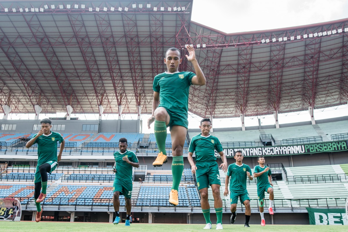 Pemain Persebaya Surabaya, Irfan Jaya, saat latihan beberapa waktu lalu. (Foto: Persebaya.id) 