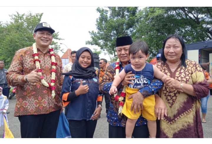 Pasangan Calon Bupati Muhammad Sanusi dan Didik Gatot Subroto saat mengunjungi warga di Singosari sebelum pandemi Covid-19. (Foto: Istimewa)