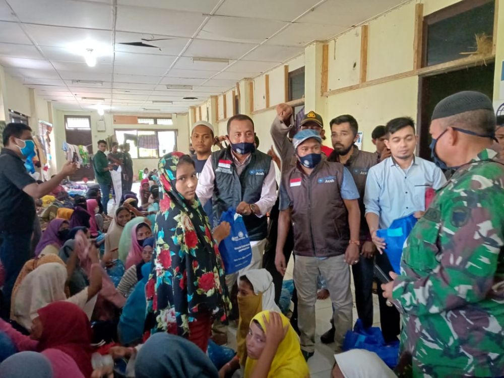 Muhammadiyah Disaster Management Center (MDMC), di tengah pengungsi Rohingya di Aceh. (Foto: Istimewa)