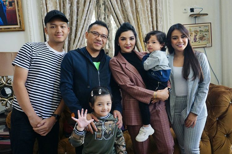 Keluarga Anang Hermansyah-Ashanty. (Foto: Instagram)