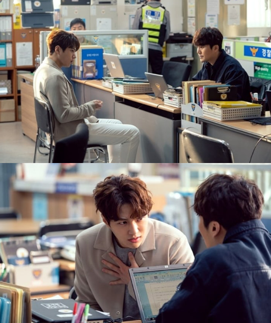 Sekretaris Kim Dan diperiksa di kantor polisi atas laporan Lee Yeon-Seo. (Foto: KBS2)