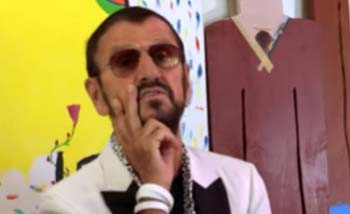 Ringo Starr pada hari ualng tahunnya ke 80, kemarin. (Foto:Youtube)