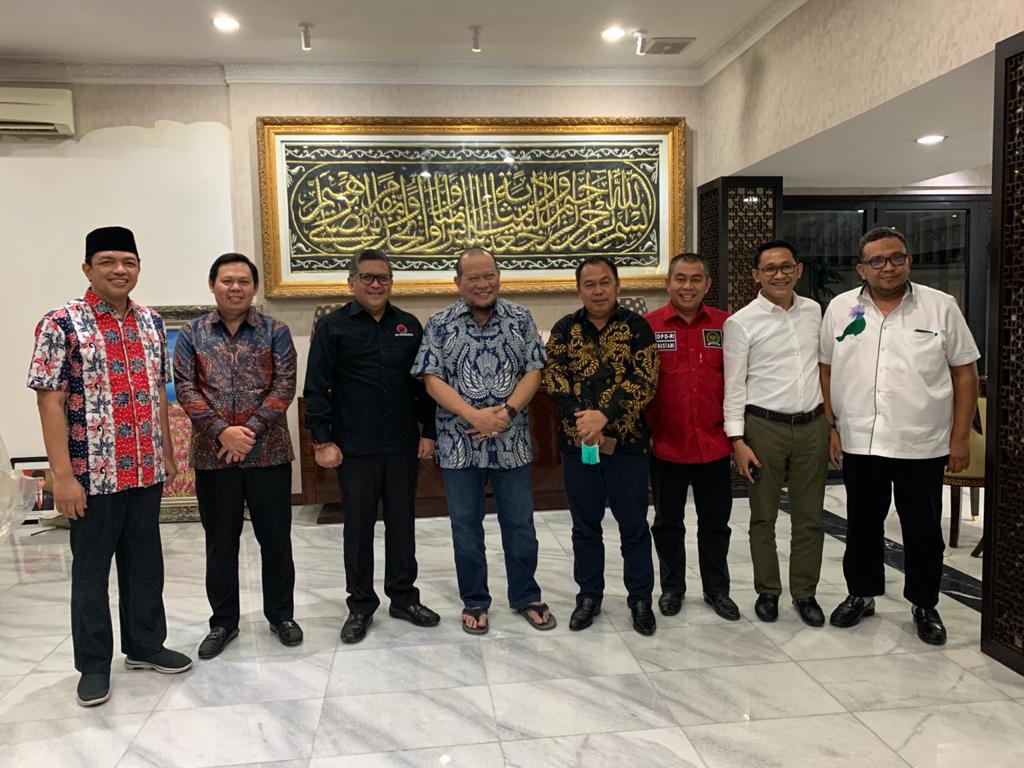 Pertemuan Gus Hans dengan Hasto Kristianto. (Foto: istimewa)