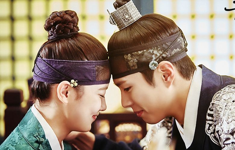 Salah satu adegan drama Korea Selatan (drakor) Love in the Moonlight. (Foto: KBS2)