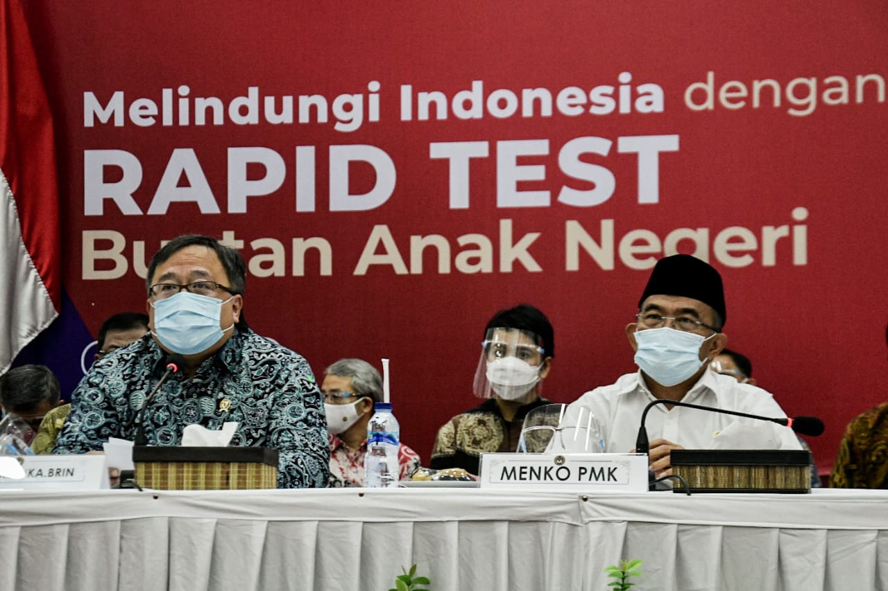 Menko Pemberdayaan Manusia dan Kebudayaan (PMK) Muhadjir Effendy pada peluncuran rapid test karya anak negeri. (Foto: Dok. Kementerian PMK)