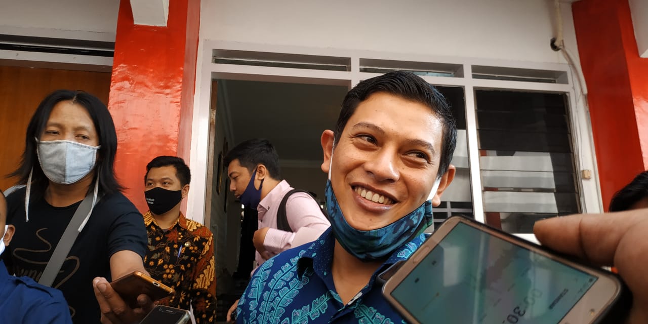 Walikota Kediri Abdullah Abu Bakar saat memberikan keterangan kepada media. (Foto: Fendi/Ngopibareng.id)