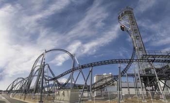 Rollercoster taman hiburan Fuji-Q Highland di Jepang. (Foto:Kyoto)