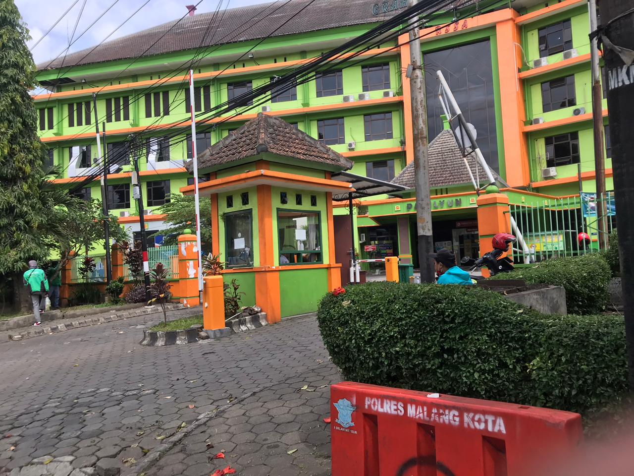 Ruang isolasi RSSA Kota Malang tempat seorang pasien Covid-19 mencoba melarikan diri (Foto: Lalu Theo/Ngopibareng.id)