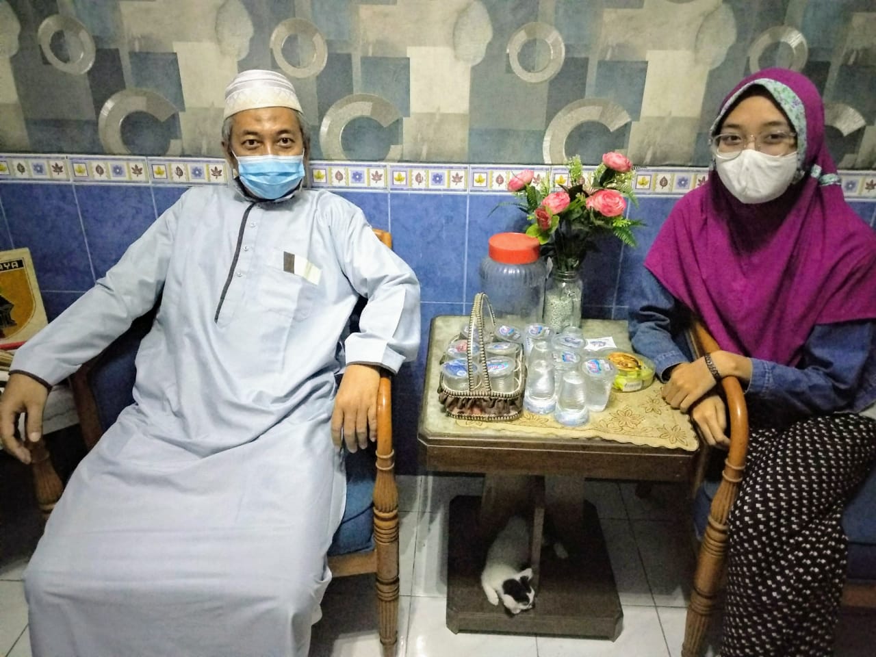Erwin Bimo (kiri) dan Dini Rosyidah (kanan) saat ditemui di kediamannya (Foto: M.Rizqi/Ngopibareng.id)