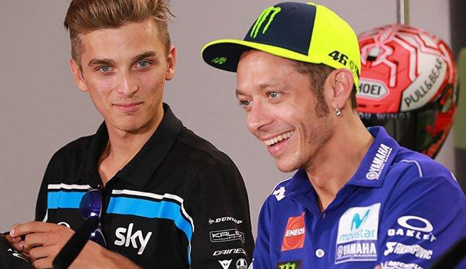 Luca Marini, adik tiri Valentino Rossi, juara Moto2 Spanyol 2020. (Foto: Twitter @motogp)