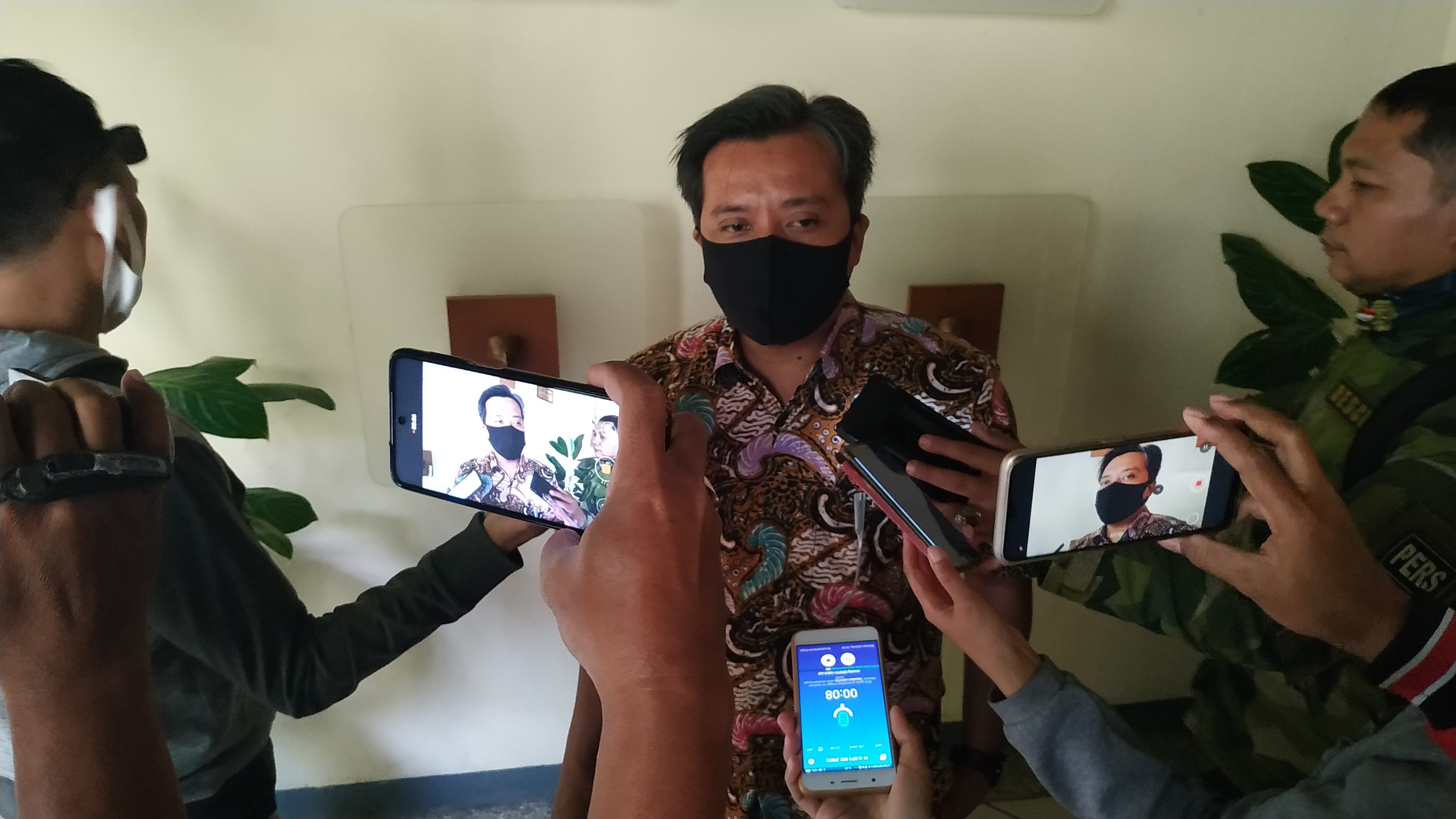 Salah satu anggota komisioner KPU Provinsi Jawa Timur. (Foto: Fendhy Plesmana/Ngopibareng.id)