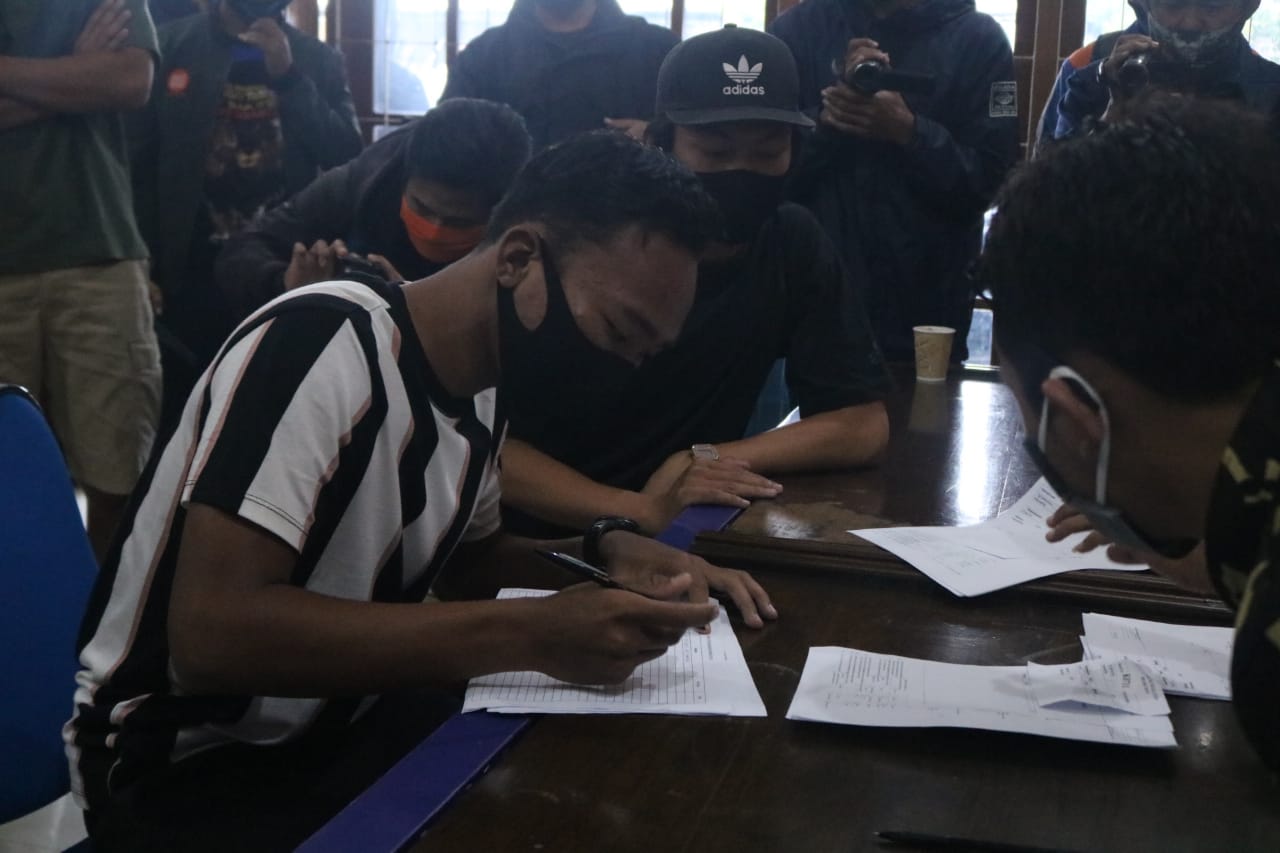 Salah satu pemain Arema FC saat menjalani proses rapid test (Foto: Lalu Theo/ngopibareng.id)