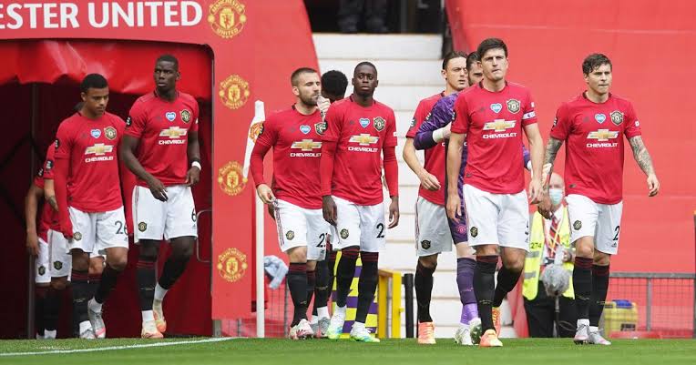 Skuad Manchester United saat masuk ke lapangan. (Foto: Twitter MU)